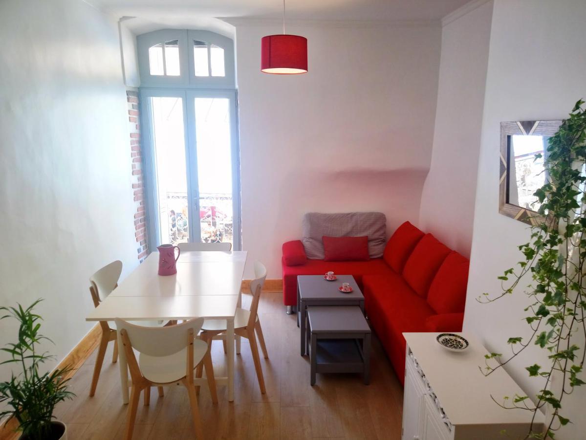 Joli Duplex Avec Balcon Et Vue Sur Place Du Centre Historique ! Foix Exterior foto